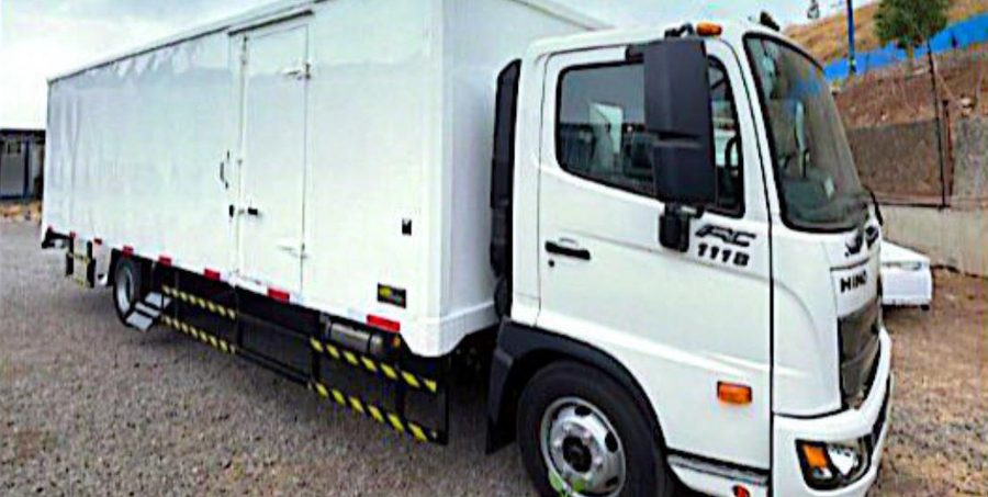 Carrocería tipo furgón para carga seca fabricada por Rocca Truck Chile